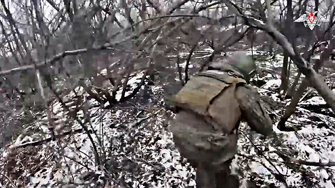 Russian Paratrooper Eliminates 3 Ukrainian Soldiers in Trench Near Donetsk