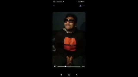 ছেলেটা মনের অনুভূতি প্রকাশ করতেছে
