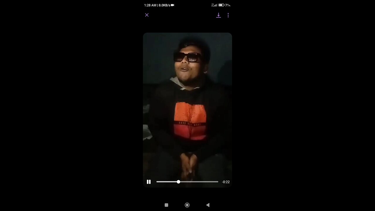 ছেলেটা মনের অনুভূতি প্রকাশ করতেছে