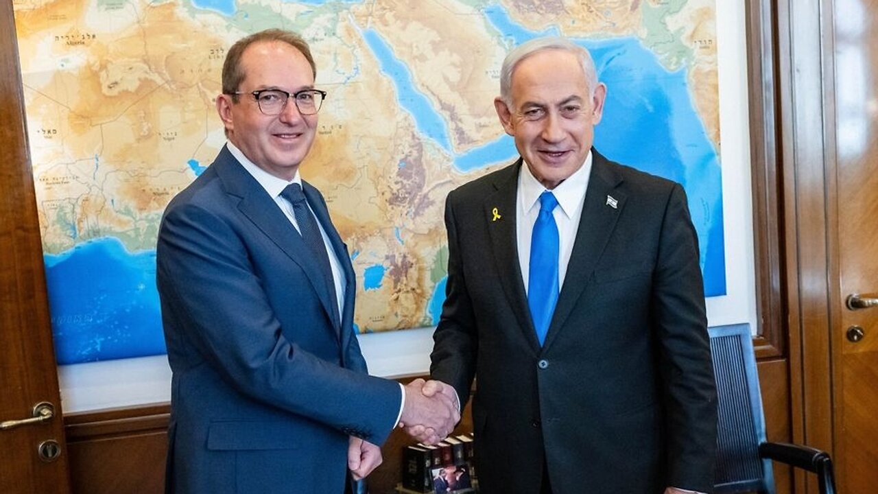 Dobrindt huldigt Masenmördern