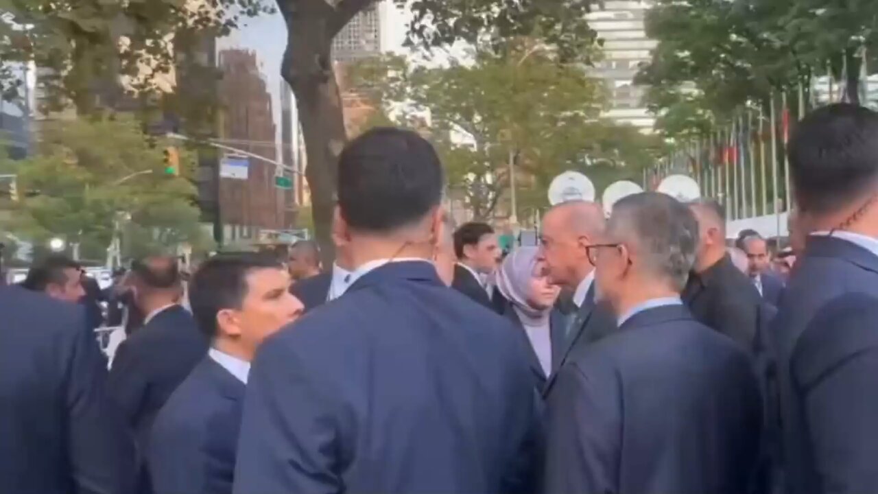 😅 Trump’s motorcade strikes again?