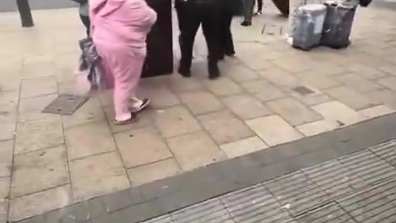 🇬🇧 UK police barely is able to arrest anyone … wow