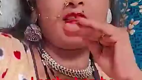 Lambi lambi Akhiyan mein kala kala Kajra