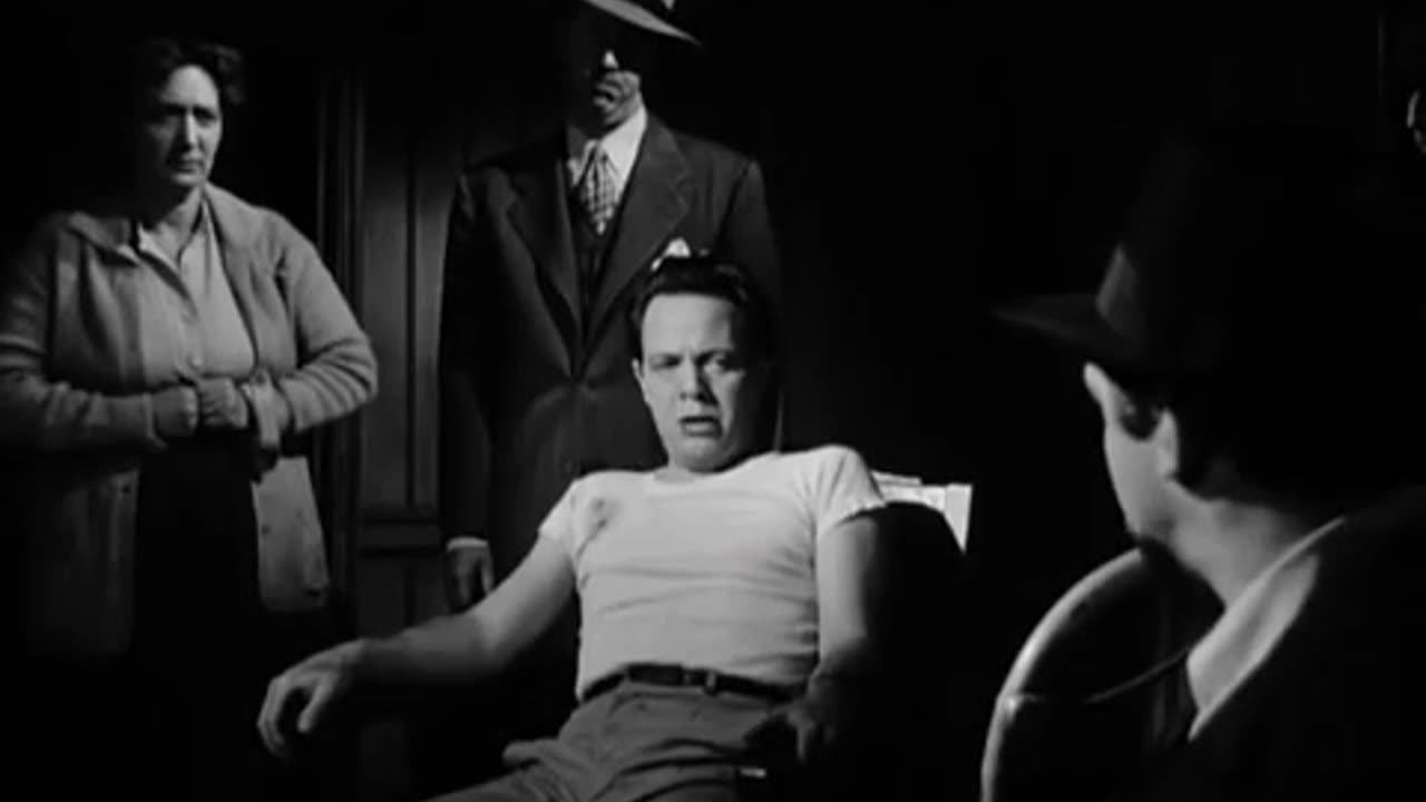 Walk A Crooked Mile (1948, USA)