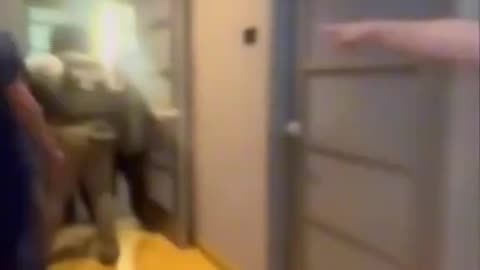 🚨ICE trying to detain a Honduran landscaper chased him into a California surgical center....