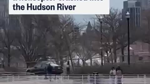 Video shows the moment a helicopter crashed into the Hudson River