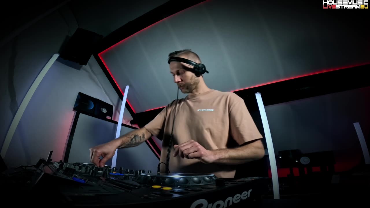 Peak-Time Techno Set 2025 | Dennis Engelhardt Live DJ Mix #36 | Driving & Melodic Techno