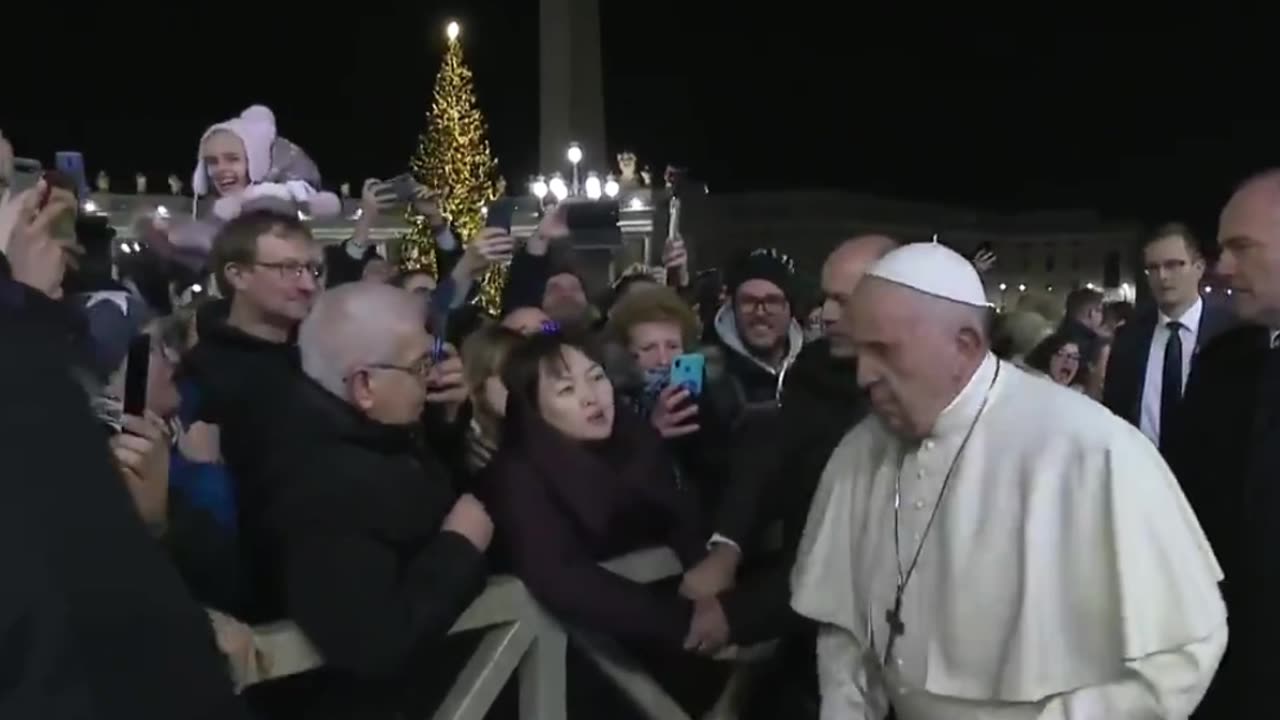THIS WOMAN MESSED WITH POPE FRANCIS AND SHE FOUND OUT THE HARD WAY.