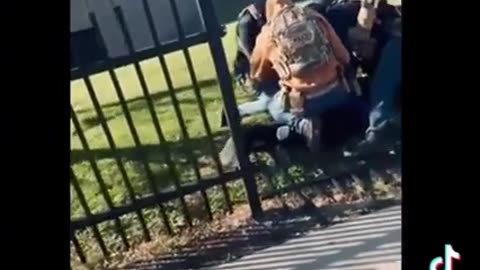 ICE in Chicago again violated a judge's order barring them from arresting illegals court property