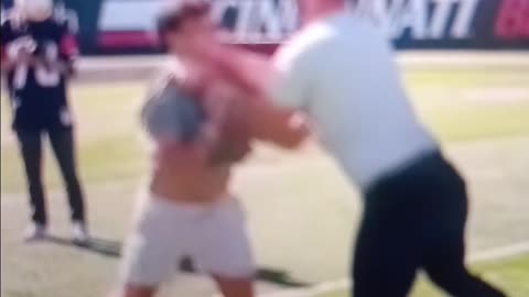 Former nfl lineman vs college player