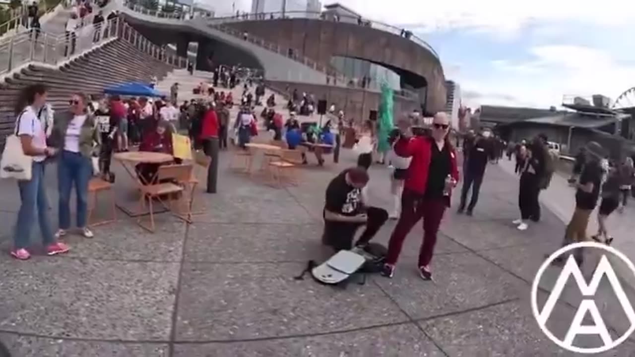 Seattle mayoral candidate is using Antifa as security..