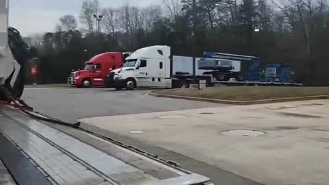 IM WORRIED #ourtruckinglife #reallifetruckers #truckdrivers #atruckerslife #truckdriver