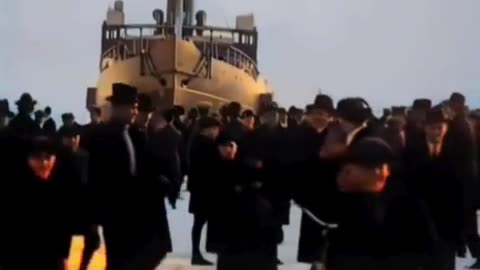 ❄️ Icebreaker in 1907 🧊 | When Ships Conquered Ice 🛳️🕰️