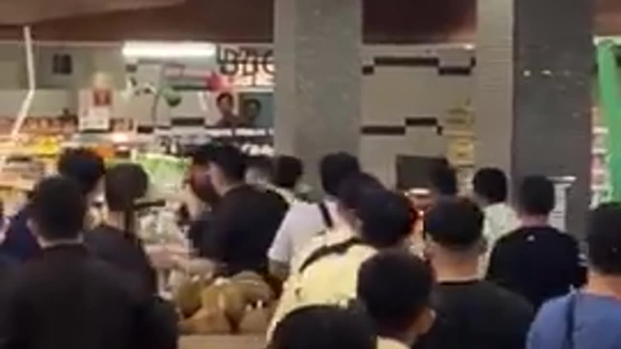 Indonesian Locals Beat African illegal invader who was trashing supermarket