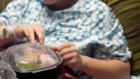 Lauren Alaina Welcomes Baby Girl Beni and Shares Her First Meal After Birth - WorldEye