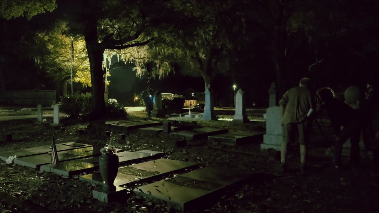 Dominic Hunts a Ghost