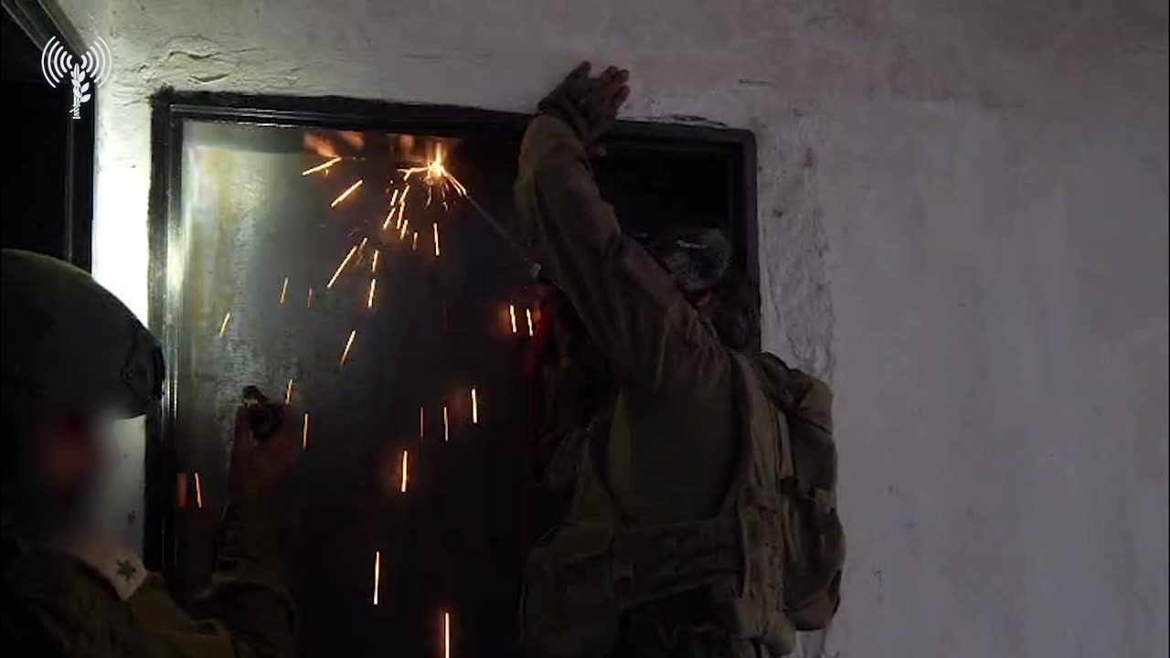 IDF troops sealed the West Bank homes of the two Palestinian terrorists who