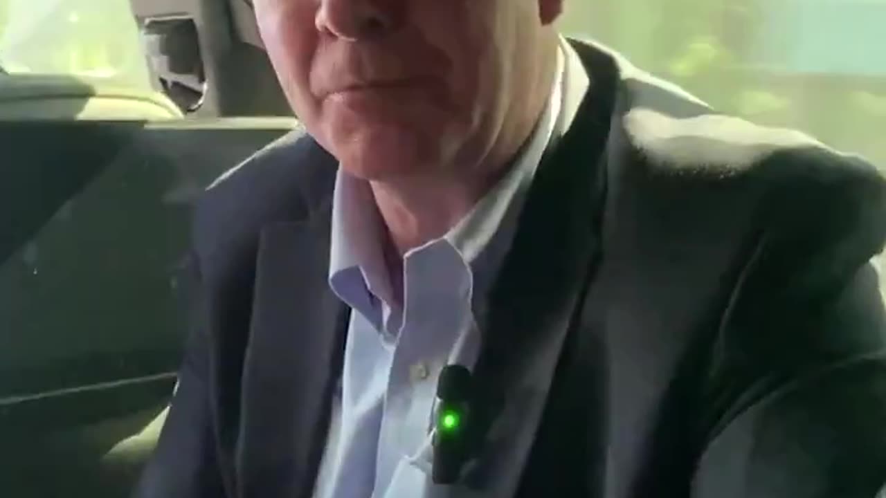 Sen Van Hollen is now in El Salvador to pressure for the release of Kilmar Abrego Garcia.