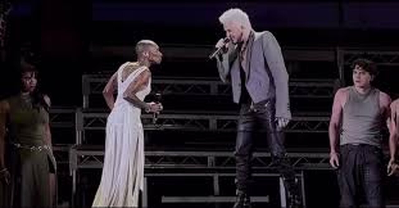 ADAM LAMBERT!! COMPRESSION FREAK!!!