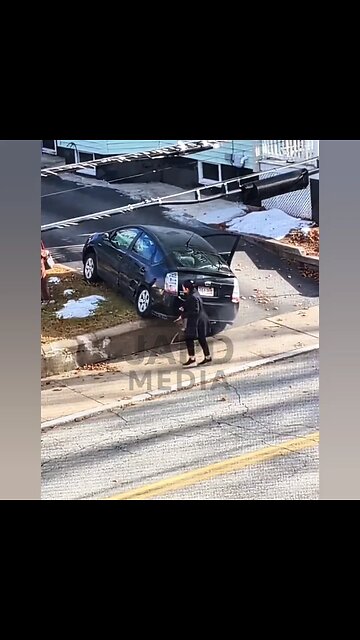 Neighbor struggles reversing out of driveway, dashcam footage shows. #DrivewayIncident #japd