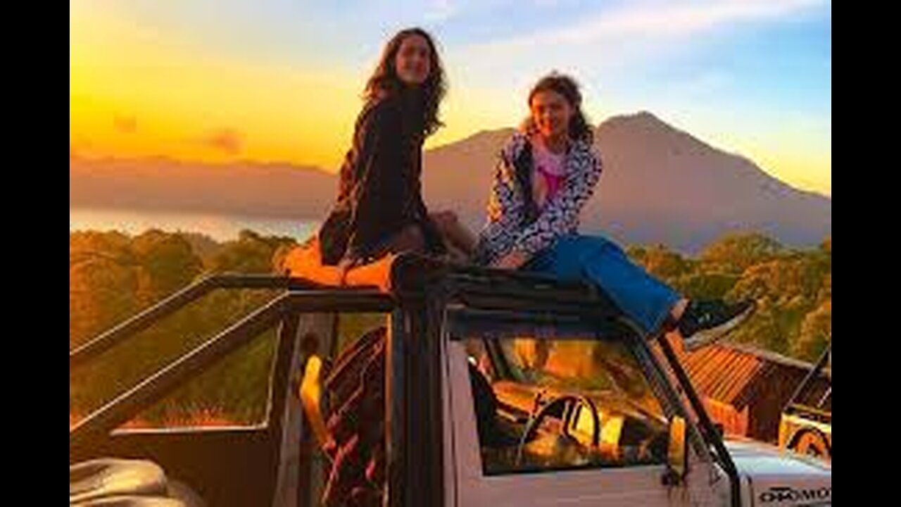 “🌄 Solo Journey: Sunrise & Sea of Clouds Adventure 🚗✨”