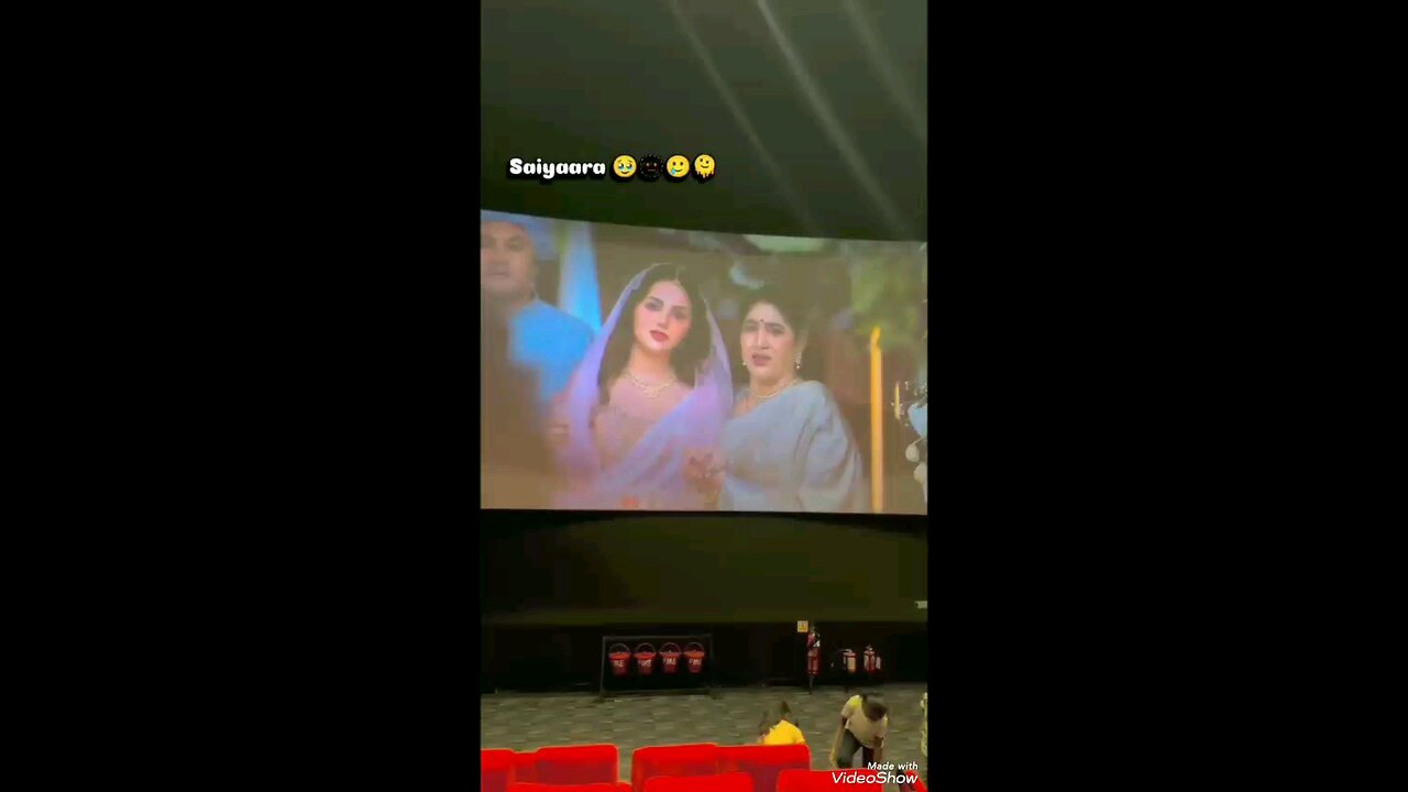 ladkiyan bhi Ro Rahi Hai