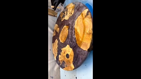That Gloss Tho! 😍 First Coat on This 24” Olive Resin Table