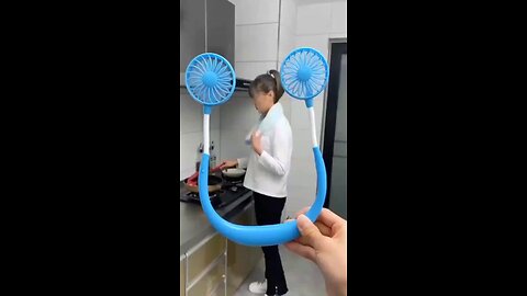 Say hello to this wearable neck fan