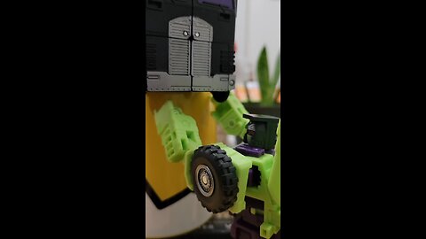 Transformers Altered Reality Episode 1 Scrapper and the Geadhead
