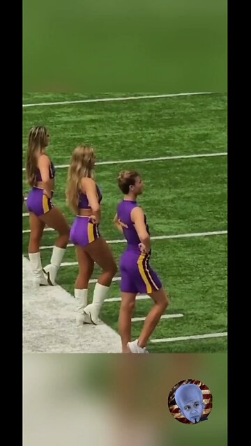 A Real Male Cheerleader!