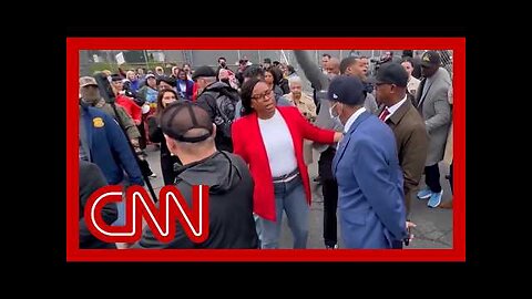 Lawmakers Clash With ICE Over Access, Newark Mayor Arrested