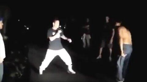 Teakwondo in street-fight!