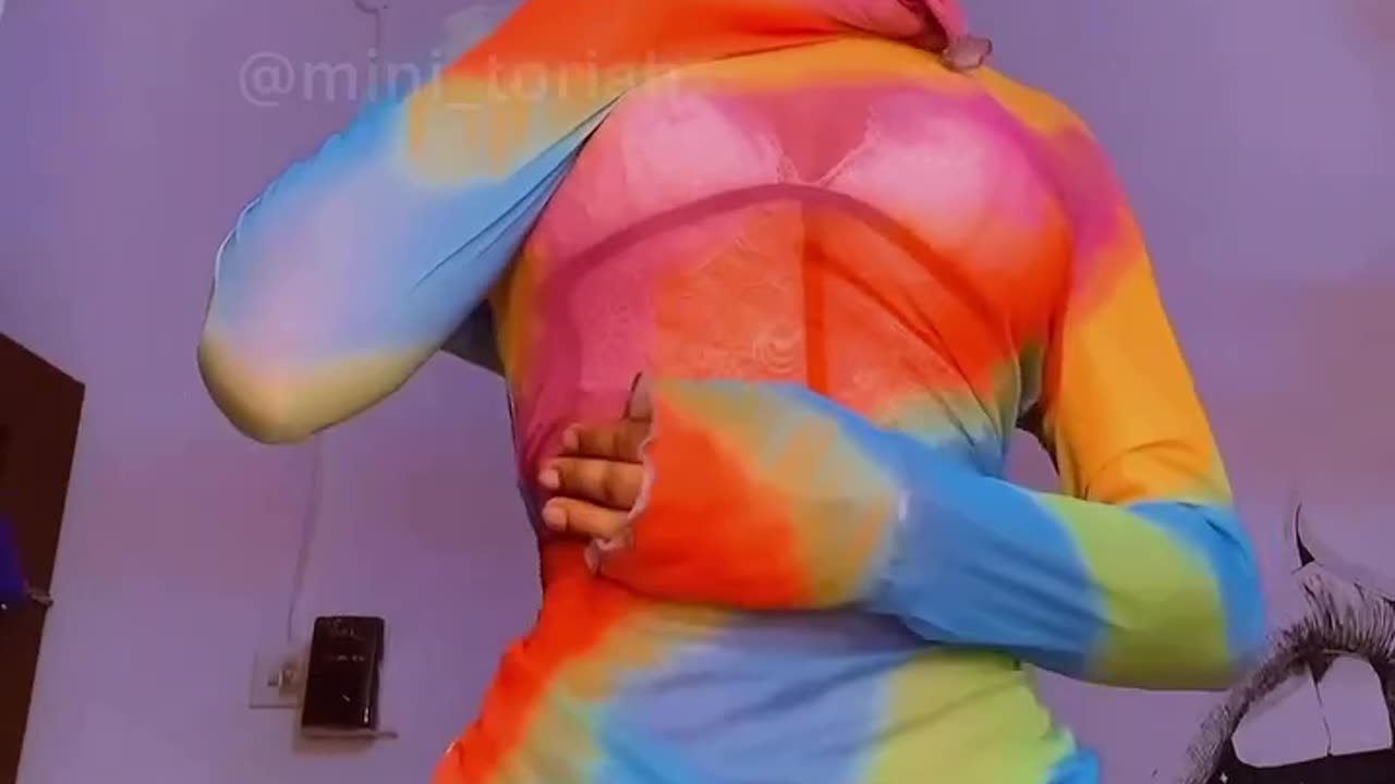 Sexy twerking.