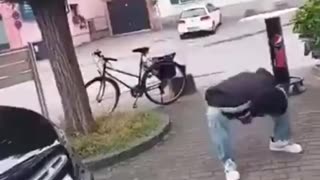 The German refuses to give money to fake asylum seeker who reacts in this way.