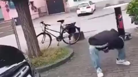 The German refuses to give money to fake asylum seeker who reacts in this way.