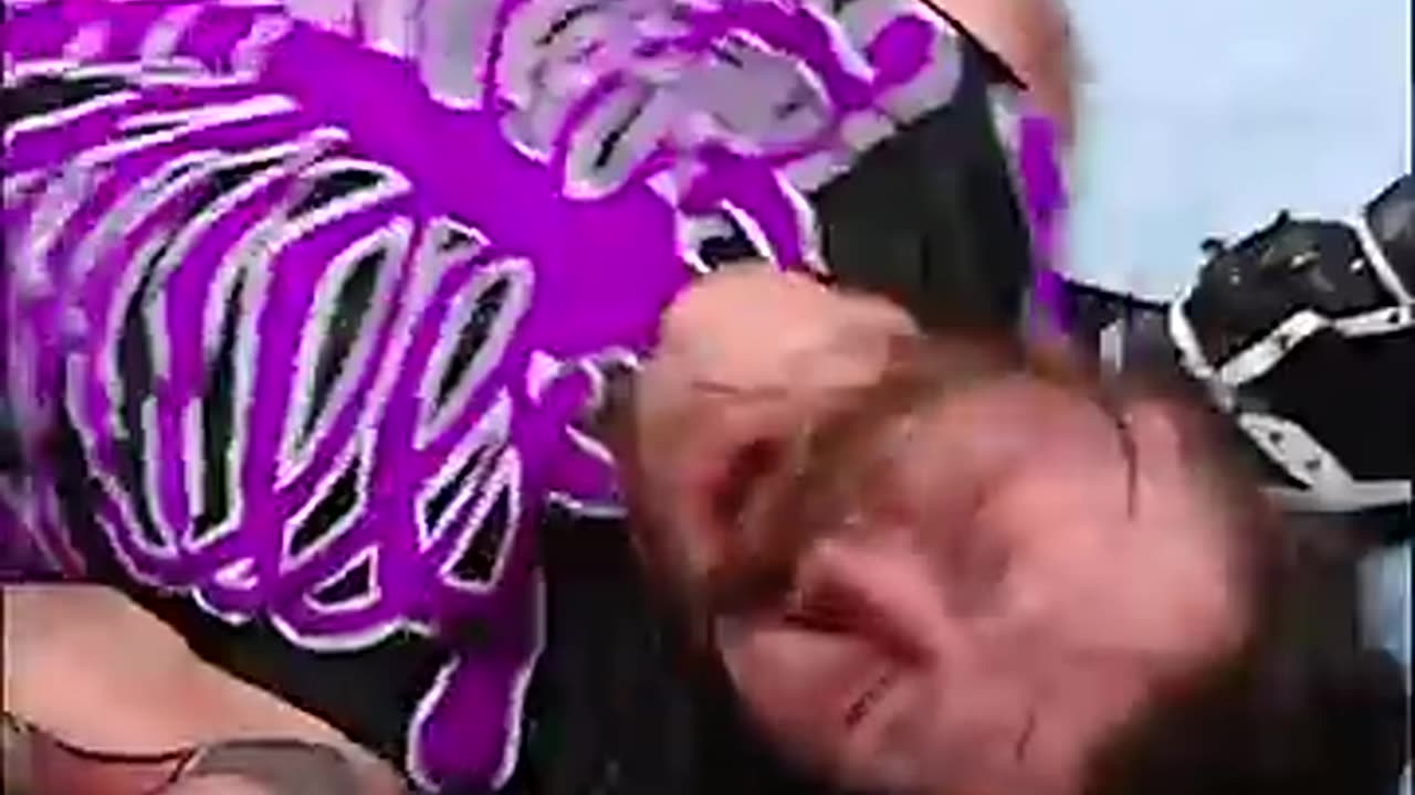 BIG OOPS… BIG OOPS… 😅😅😅 #WWERaw #WWERaw