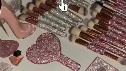 How to make money with makeup💄