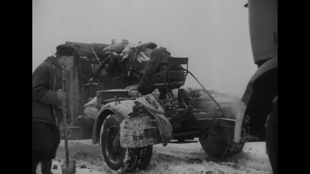 88mm_flak_guns_on_the_move_on_the_eastern_front
