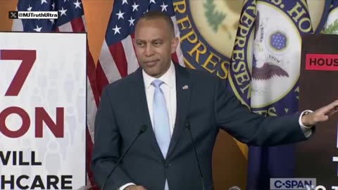 Hakeem Jeffries says Federal Law Enforcement Officers will “Find Out” if they Arrest Democrats