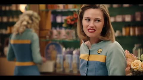 Valentina escapa de la tienda… ¡Al ver a Rodrigo entrar!