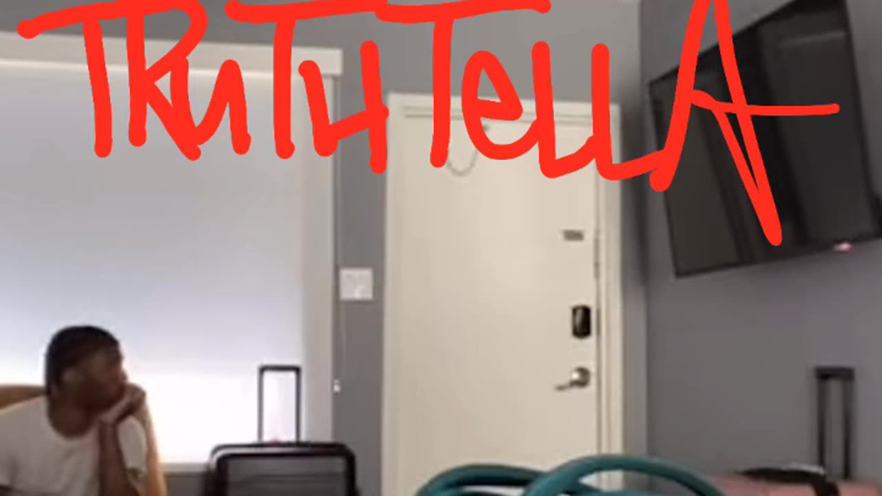 WHITEBOYMAJ SAYS HIS CAMERA WAS STOLEN BY RTB IN MESSY MAJ CONTENT HOUSE