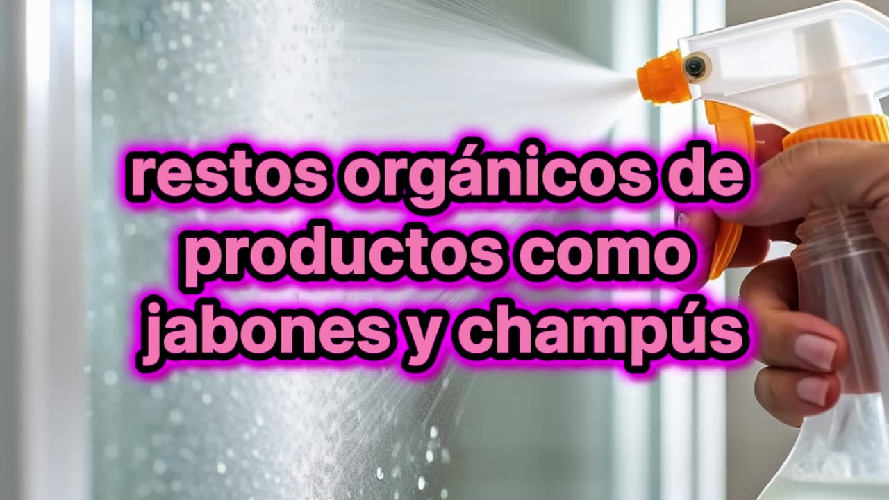 Así se limpia bien la cal del vidrio de la ducha, según un ingeniero químico.