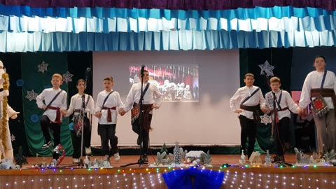 Clasa 6 A la Festivalul «Întâlnirile de Iarnă» Vancicăuți 8 ianuarie 2026 13/29
