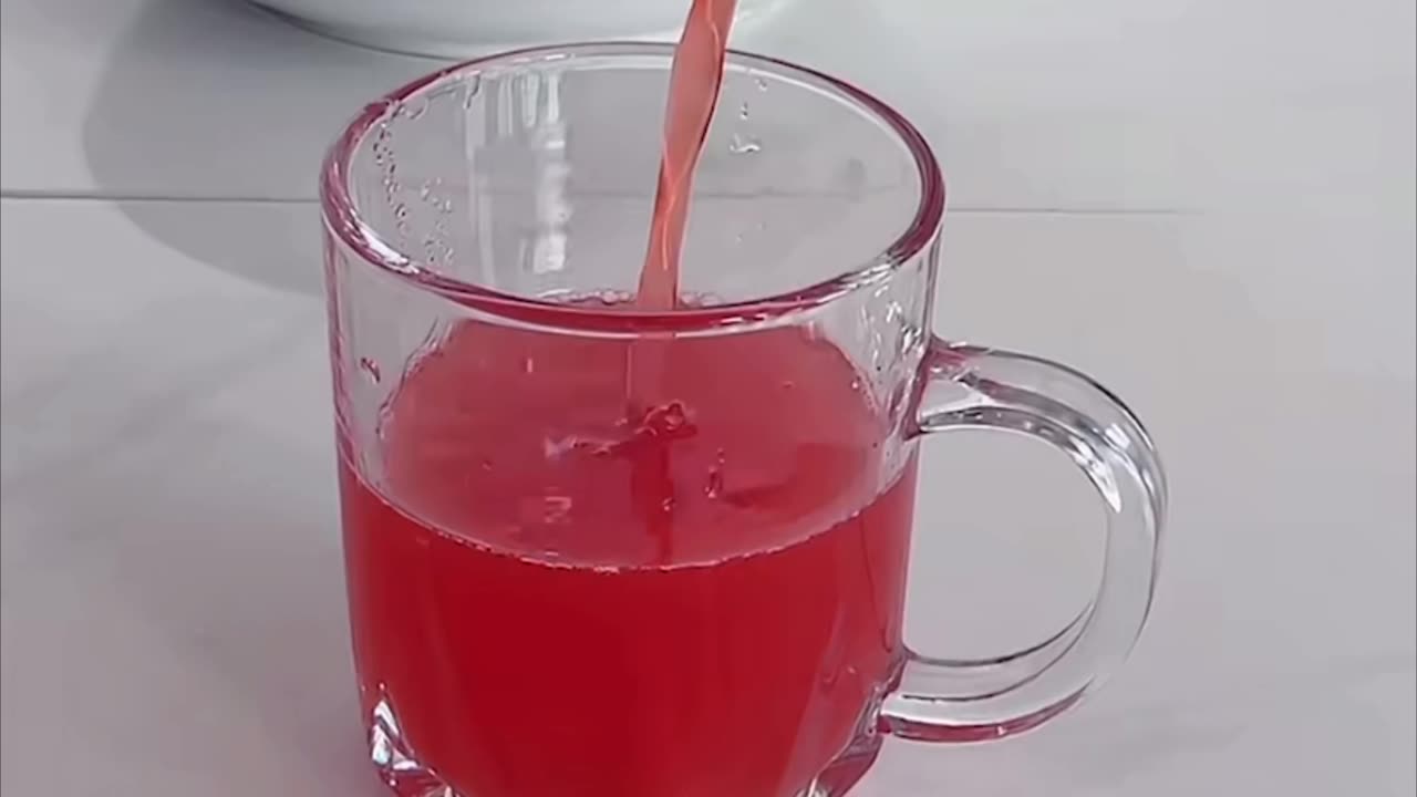 Squeeze every drop with ease This manual stainless steel fruit juicer makes..