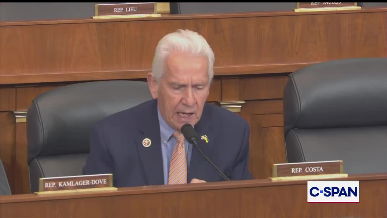 'I can't name it': Kari Lake forgets that people in Armenia speak Armenian