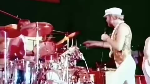 John Belushi & Dan Aykroyd take Brian Wilson Surfing 1976