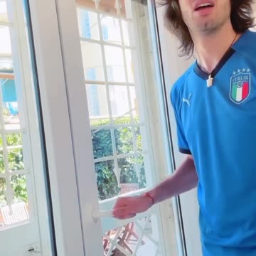 𝐈𝐭𝐚𝐥𝐲 𝐰𝐢𝐧𝐝𝐨𝐰𝐬😳🙈