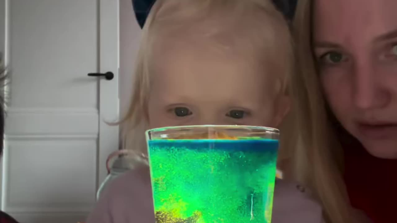 Have you already tried this experiment? It's very simple and very beautiful 😍