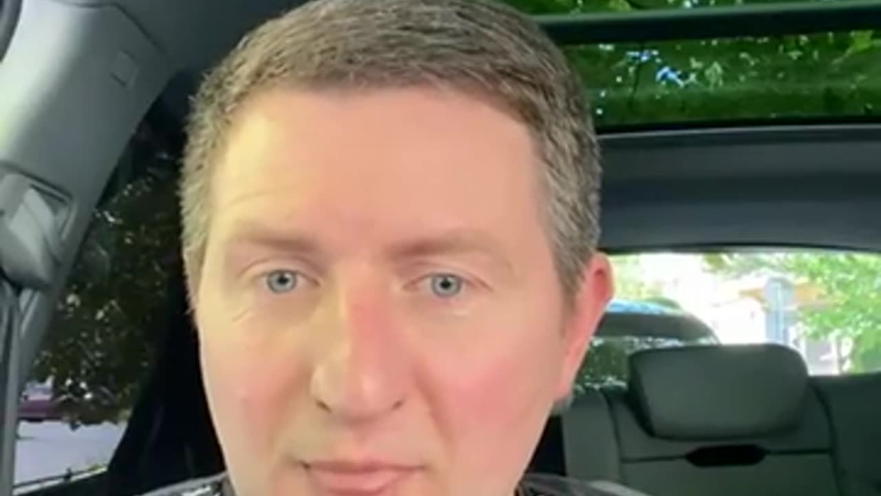 Правда про вакцинацію від COVID-19 вилазить навіть в Україні