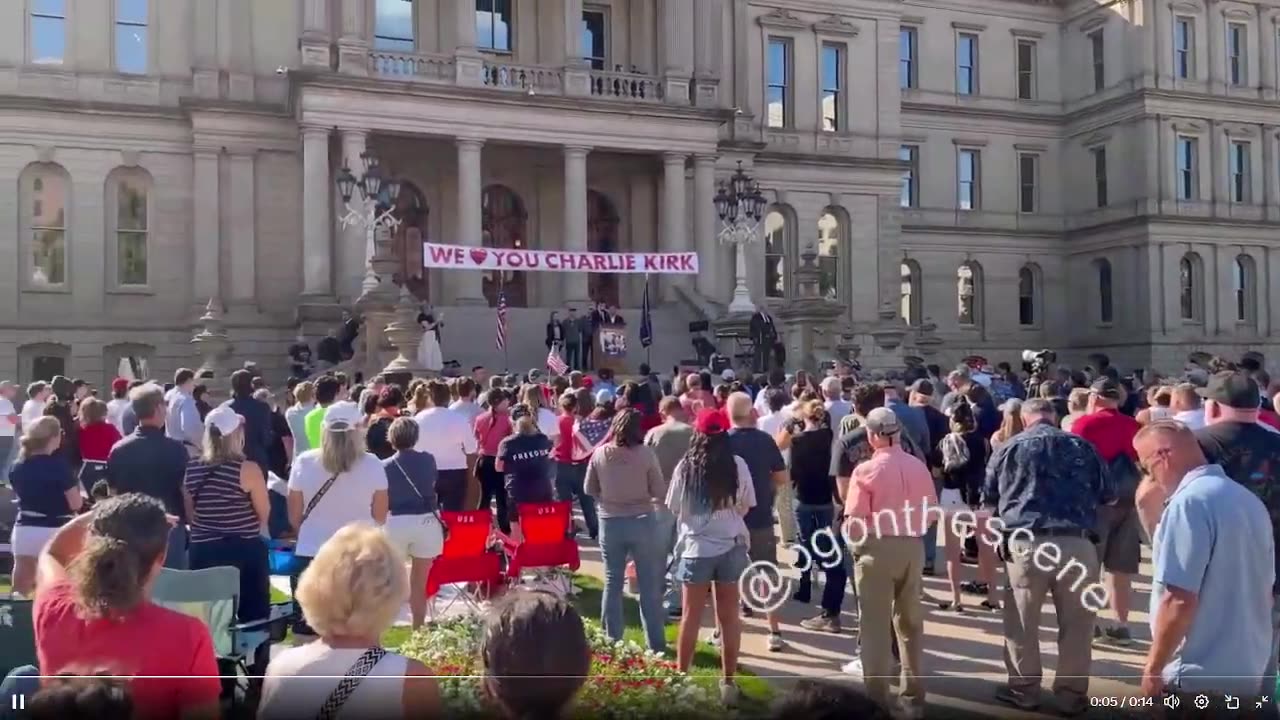 Hàng trăm người tham gia một cuộc biểu tình tôn vinh Charlie Kirk tại Tòa nhà Quốc hội Bang Michigan
